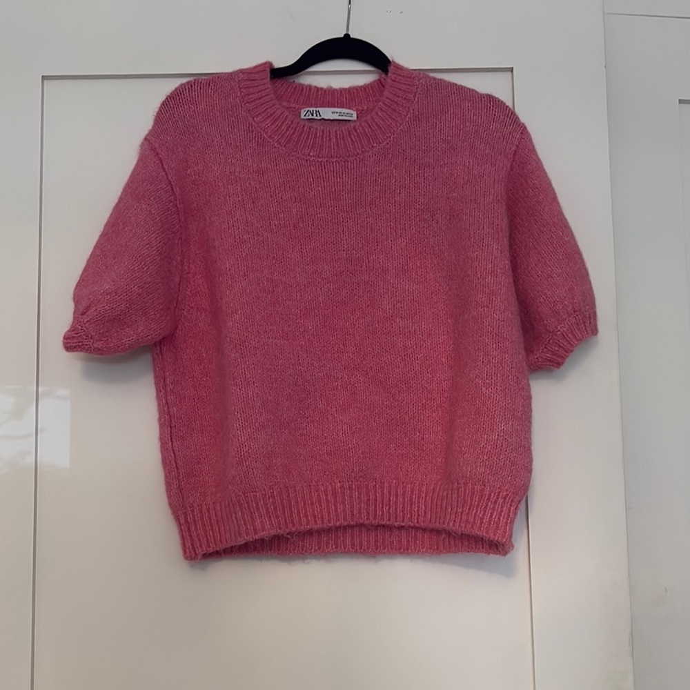 Zara Pink Crew Neck Sweater with Ribbed Detailing